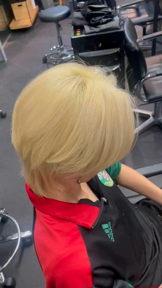 リタッチのみ脱ぎっぱなしブロンド 