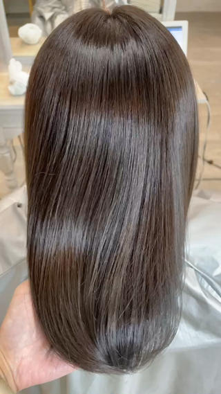 セミロング カラー 女性に人気♪ はやしほのかのヘアスタイル