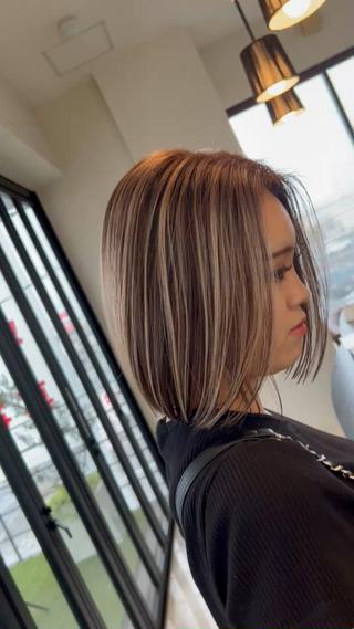 バレイヤージュ風のハイライトカラー
インパクト大のデザインカラー

#山形ブリーチ　#山形デザインカラー　#山形美容室
#山形ショート　#山形カラー　#山形BLEACH 