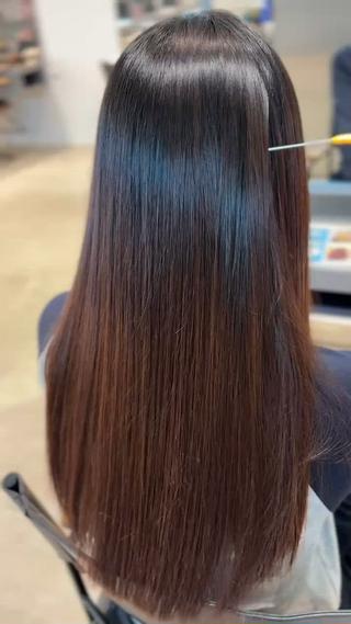 くせが気になる方ぜひお任せください

しっかりお客様にあった薬剤選定でしっかりきれいにくせをのばします！ 