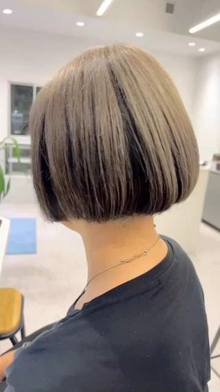 アンブレラカラー
ボブの中刈り上げちゃってます 