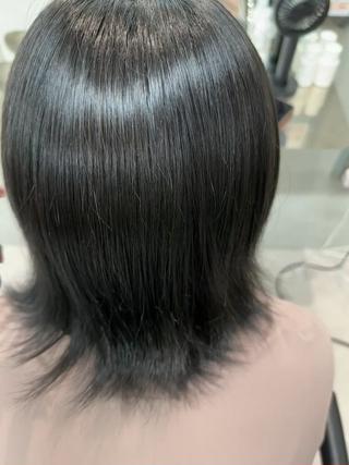 ⸜︎⸝ 水素color ⸜︎⸝

白髪の原因となる活性酸素を抑制しながら、毛の内部に水分を沢山閉じ込めてくれるので、手触りや艶が出やすくなります✧*｡

本来¥4,400のところモデル料金として、半額の¥2,200でのご案内となりとてもお得となっております 