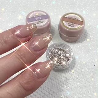 マオジェル使用艶、透明感が抜群のちゅるんちゅるんネイルです 