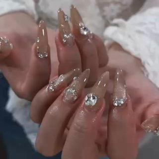 "Nail by 
—————————
住所: 千葉県千葉市中央区院内1-4-11(宮崎プラザ101)
営業時間: 10時~20時

#ネイル #千葉ネイル #千葉ネイルサロン #ワンホンネイル #韓国ネイル #nail #nailjapan #nailchiba #nailtainhat #làmmóng #lamnail #naildep #nailxinh #kawaiinailsalonchiba #kawaiinail_Chin" 