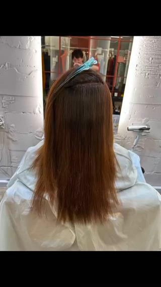 縮毛矯正 他店履歴後リタッチ 矯正がかかってる場所は薬をつけていません 