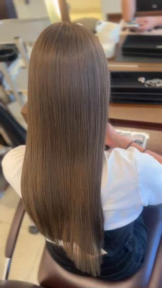 カラー 越納 陸のヘアスタイル