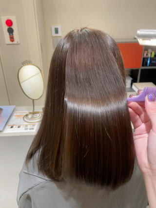 艶々ストレートヘア 