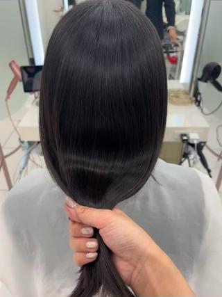 COA独自の薬剤を使った最上級酸熱トリートメント髪の毛が硬くなることや次のカラーへの影響のリスクを最小限にできる薬剤を使用しているので是非みなさんお楽しみください！！ 