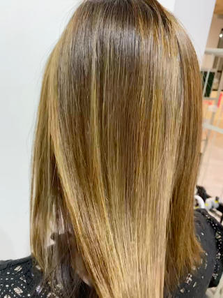 ブリーチをしてる髪も艶髪に戻します♪ 