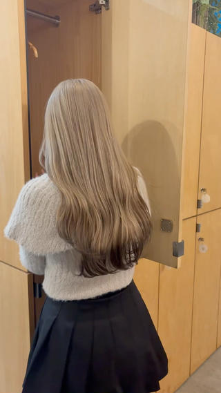 ロング Cocolo hair MADO所属・小野楓未 ブリーチ/ 透明感カラー🩵のヘアスタイル