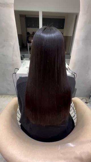 縮毛矯正+3stepトリートメント

１つ前の写真の動画バージョンになります！
つやんつやんで柔らかい仕上がりの縮毛矯正是非お試しください！！ 