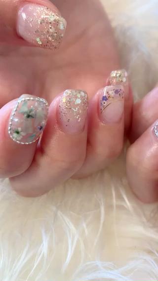 涼しいシェル&押し花
おまかせでキラキラに
グリーンのシェルとドライフラワーを
埋め込めこんだ囲みネイル
クリア感たっぷりで涼しげな
夏ネイルに仕上がりました
.
.
.
♡♡Sweets&nail♡♡
【スイーツアンドネイル】
辻堂駅徒歩9分
こだわり派オトナ女子におすすめのサロンです
ネイルブックからのご予約、フォローは
こちらからお願いします
@minako.sweets
#辻堂スイーツアンドネイル
公式LINE➵ @572nwilw
#夏ネイル#ネイル#可愛いネイル #可愛いネイル#トレンドネイル#シェルネイル#ブライダルネイル#お呼ばれネイル#オフィスネイル #キラキラネイル #セルフネイル#押し花ネイル#ドライフラワーネイル #クラッシュシェルネイル #辻堂#茅ヶ崎#藤沢ネイルサロン#辻堂ネイルサロン#茅ヶ崎ネイルサロン#nails