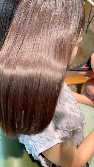髪質改善カラーの仕上がり!
アイロンするとこんなにツヤツヤになります!
自由が丘の個室美容室、完全マンツーマンでお待たせ致しません。
慌ただしい美容室が苦手な方は是非!
Instagram ヘアメイクアカウントhiroki0624
美容室アカウントfreelance_hiroki_higa
で検索して下さいませ!