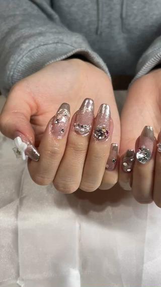 動くたびにキラキラ綺麗

 