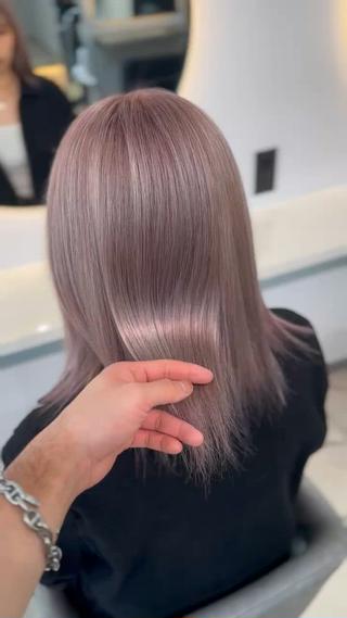 シールエクステ、寒色系ハイトーンは是非ご指名下さい!
ブリーチ回数、シールエクステの本数をしっかりカウンセリングで決めて無理のない施術を心がけているので安心して悩みや気になる点をお話しください!