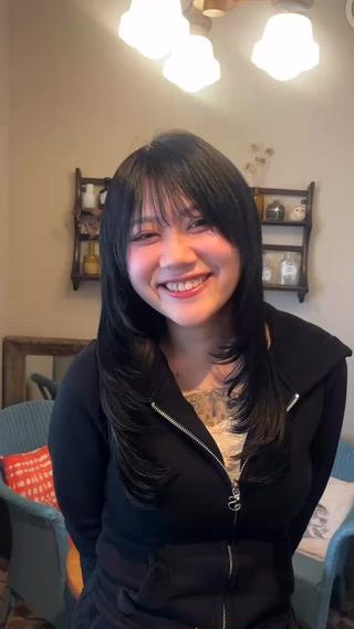 ロング 甲斐 真桜のヘアスタイル