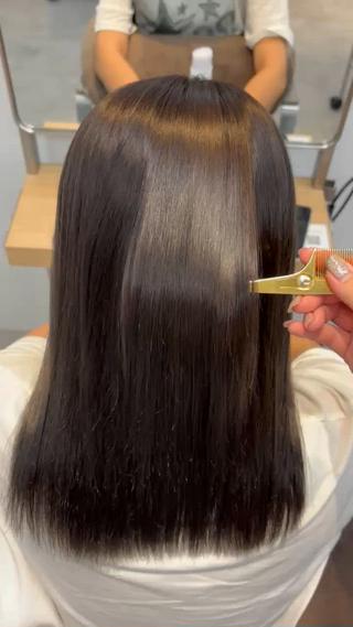 オススメmenu 【髪質改善straight】
うねり、広がり、パサつきが気になる方におすすめ

毎朝アイロン要らずで半永久的に長持ちします‪‪！
梅雨や夏の時期でもさら艶になりたい方はぜひメニューからご予約ください 