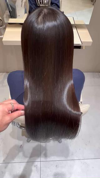 髪質改善ストレート
リアルな仕上がりを投稿しております♪

朝ヘアアイロンをいれても午後には髪がうねってしまう…
そう感じたことはありませんか？

手ぐしが通らず髪が引っかかるたびにストレスを感じる…
そんなお悩みはありませんか？

髪質改善をすると…

・天候を気にせず外出できる
・周りから髪が綺麗だと褒められる
・忙しい朝に余裕が生まれる
・うねりやくせ毛の解消
・髪に極上の艶がうまれる
・毎日のセットが楽になる

選び抜いた薬剤、経験豊富な技術でお悩みを解決いたします！
是非一度僕にお任せ下さい！
 