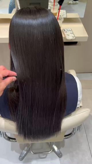 髪質改善ストレート
リアルな仕上がりを投稿しております♪

朝ヘアアイロンをいれても午後には髪がうねってしまう…
そう感じたことはありませんか？

手ぐしが通らず髪が引っかかるたびにストレスを感じる…
そんなお悩みはありませんか？

髪質改善をすると…

・天候を気にせず外出できる
・周りから髪が綺麗だと褒められる
・忙しい朝に余裕が生まれる
・うねりやくせ毛の解消
・髪に極上の艶がうまれる
・毎日のセットが楽になる

選び抜いた薬剤、経験豊富な技術でお悩みを解決いたします！
是非一度僕にお任せ下さい！
 