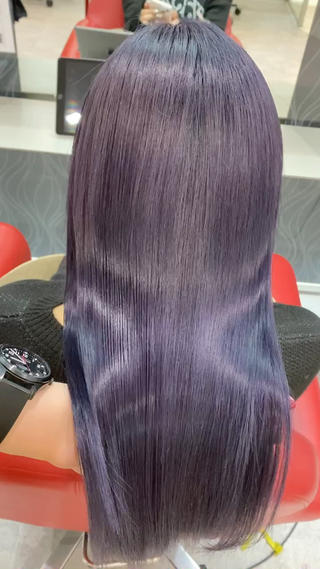 ハリウッドトリートメント
ブリーチしているハイトーンのお客さまでもハリ、コシが出てくれてダメージが補強できますパサつき、広がりが気になる方必見ですうねりもだいぶマシになってくれます
 