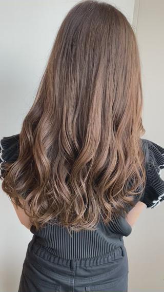 髪質改善ミルクティーベージュ

ブリーチ1回〜できます 