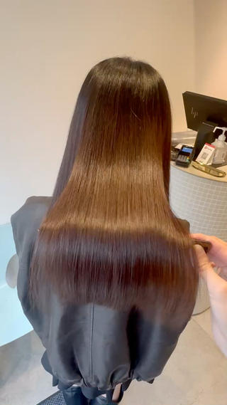 【初めてのお客様へ】

大阪上本町で「髪のお医者さん」として髪の治療をしているヒデです！ダメージを与えない施術にこだわり、10年先も美しい髪を維持できるようサポートします。

こんなお悩み、ありませんか？
✓ 理想の髪を手に入れたい
✓ 似合うカラーがわからない
✓ 自宅でのケア方法を知りたい
✓ 髪を綺麗にしたい

これらすべて解決します！

カラーや縮毛矯正など、あなた専用のレシピで最高のスタイルを提供。多くの美容室難民を救ってきた実績があります！

【サロン情報】
tasty bloom
大阪市天王寺区上之宮町2-15
大阪上本町駅徒歩4分 / 谷町9丁目駅徒歩9分 