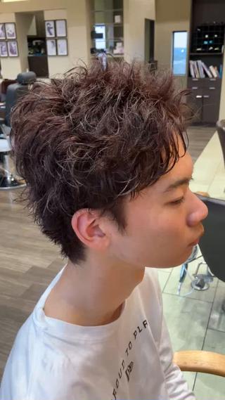 メンズ MEN'S salon HYPE 枚方 メンズカット/パーマ/曲がる縮毛矯正/眉ワックス所属・吉田 健吏のヘアスタイル