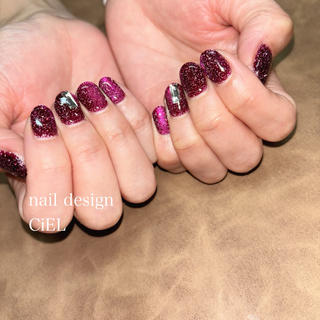 マグネットフラッシュネイルで奥行きとキラキラ感をお楽しみください♡
ストーンは追加料金です^_^