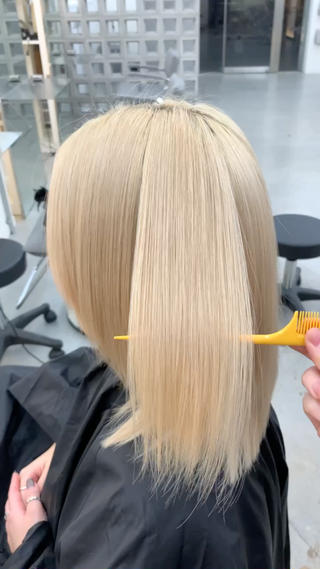 髪質改善トリートメント
ウルトワトリートメント

高濃度水素トリートメント《ウルトワ》は
髪の毛を乾燥しずらい状態にして酸化を抑え、引き締めてくれます。
また保湿力が高まり、水分保持効果・引き締め効果によりキューティクルが整い艶感が格段にアップします。 