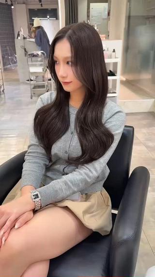 透けるブラウングレージュ 