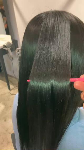 髪質改善縮毛矯正　(アフター)
1人1人の髪質や癖の形状、履歴を考慮して矯正剤を作っています！
→是非お任せください！
矯正中に活性ケラチン、ファイバーハンス、マレイン酸配合の特殊エキスで中間処理して、特殊トリートメントで質感再生へ→ ケラチンとの架橋構造を作り、毛髪深部から強度を高め、柔軟性や保湿力を保ちます。
※履歴、ダメージ加減でご期待に添えない場合がございますのでご了承下さい！ 