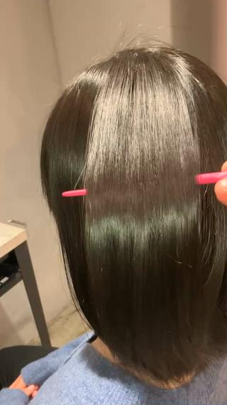 髪質改善縮毛矯正　(アフター)
1人1人の髪質や癖の形状、履歴を考慮して矯正剤を作っています！
→是非お任せください！
矯正中に活性ケラチン、ファイバーハンス、マレイン酸配合の特殊エキスで中間処理して、特殊トリートメントで質感再生へ→ ケラチンとの架橋構造を作り、毛髪深部から強度を高め、柔軟性や保湿力を保ちます。
※履歴、ダメージ加減でご期待に添えない場合がございますのでご了承下さい！ 