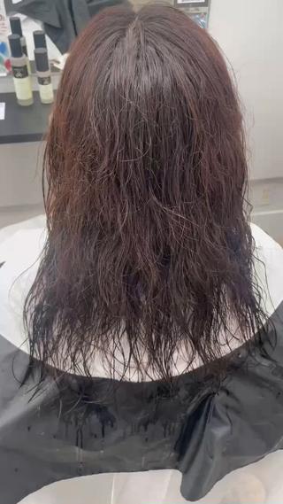 7月9日ご案内可能です

ストレートのすると

朝のスタイリングが楽
湿気と汗に負けない
後ろ姿も綺麗に見える

メリットだらけですのでおすすめです 