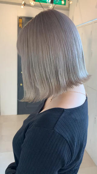 ブリーチ2回以上
#ハイトーンカラー
#ホワイトベージュ
#ホワイトカラー

黒染め、縮毛矯正履歴がある場合は
出来ない可能性があります 