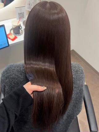髪に艶感が出やすいチョコレートブラウン
更にカシミヤの髪質改善トリートメントでうるうるになれます️ 