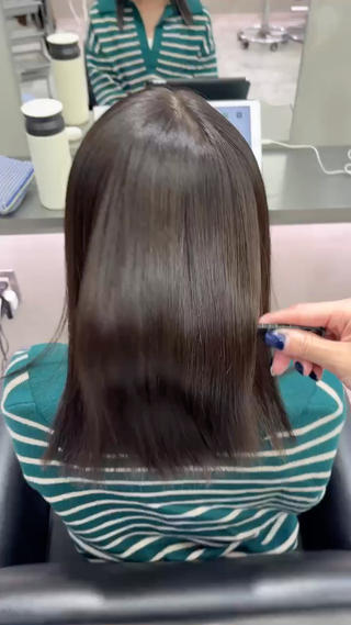 酸性ストレートは地毛風で柔らかいstyle
その日からでも巻けるstraight hair
髪の負担が軽減される薬剤です

ストレートで気になる広がり癖を抑えましょう
ひとりひとりの癖によって薬剤やり方変えてます！
癖が強い方は縮毛でのご案内もあります

ストレートでも可愛いhair style作りましょ
是非気になる方は一度ご相談ください！ 