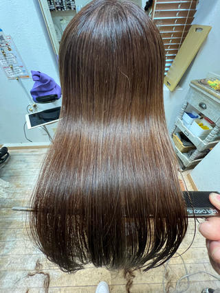 髪を綺麗にしたい、癖毛の悩みをどうにかしたいなど髪のお悩みでお困りの方は是非僕にお任せください!
カウンセリングではお悩み、希望のスタイルなどより細かいところまでお伺いし、できる限りの希望スタイルを叶えます
矯正をかけるのが初めてだったり、他店で断られてしまいどこで矯正をかけていいかわからない方は是非僕にご相談ください!
他の僕のスタイルをチェックしたい方はInstagramメインアカウントをご覧ください。
インスタアカウント→@nagai_bokuno
一緒に髪を綺麗にしていきましょう(^^)
髪質改善美容室 bokuno 長井秀明