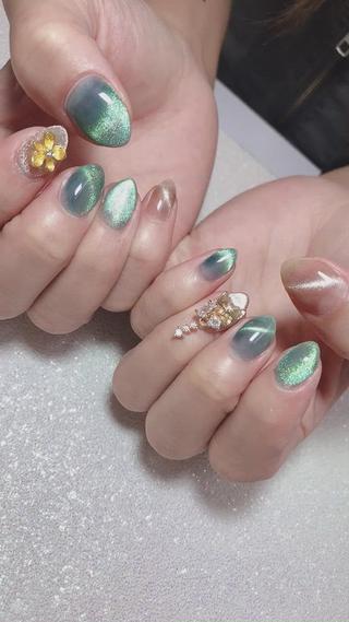 ネイル Flowerネイルサロン所属・. yukiのネイルデザイン