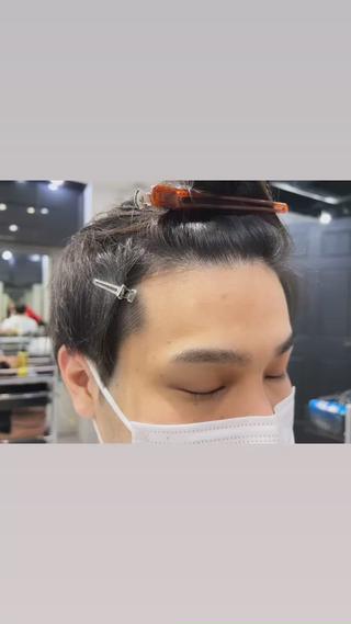 マスク生活で需要高まりまくり眉カット
自眉を活かしつつ底上げナチュラル眉も印象をバシッとできる男に変えるキリッと眉もお任せください！
印象がすごく変わるのでオススメです失敗しない簡単お家メンテの方法もお伝えします 