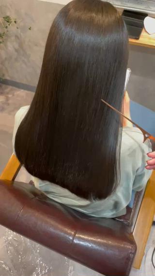 ドライヤーで乾かしただけでツヤ感でます！！
綺麗に伸ばしたい方、楽にまとまる髪にしたい方オススメです！！ 