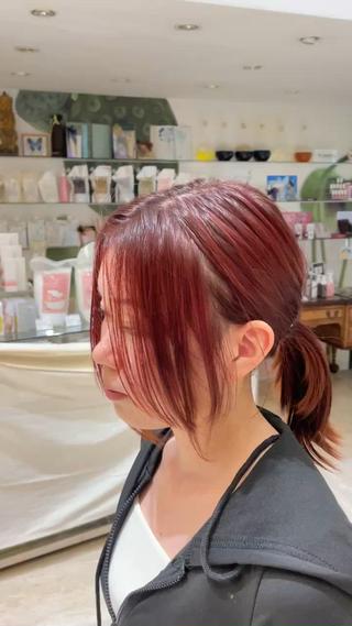 伸びた黒い髪をリタッチをしながら赤い色をチャージしていきました！ 