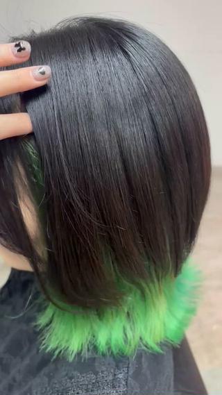 卒業式カラー 
前回よりも緑強めに!!
1ブリーチ以上でできます*゜

大事な行事前に任せていただけて嬉しかったです
ありがとうございます！
卒業おめでとうございます 