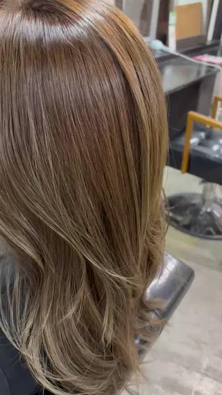 暑くなってきたので明るめカラーとレイヤーで爽やかに‬
レイヤーカット×アッシュベージュ‪‬
ワンカラーからできます️

#レイヤーカット #アッシュベージュ  #札幌美容室  #札幌 #白石美容室  #白石  #札幌ハイトーン #札幌カラー #札幌ボブ #札幌透明感カラー #ショート  #ハイトーン  #ハイトーンカラー  #ハイトーンショート  #ハイトーンボブ  #デザインカラー  #モデル募集中  #ダブルカラー  #グレージュ  #インナーカラー   #切りっぱなしボブ  #切りっぱなし #ボブ #ショート #透明感カラー  