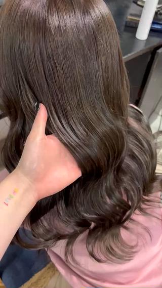 リピートカラー️
赤みの出ないオリーブグレージュ
ワンカラーから出来ます*゜

 #札幌美容室  #札幌 #白石美容室  #白石  #札幌ハイトーン #札幌カラー #札幌ボブ #札幌透明感カラー #ショート  #ハイトーン  #ハイトーンカラー  #ハイトーンショート  #ハイトーンボブ  #デザインカラー  #モデル募集中  #ホワイトカラー  #ダブルカラー  #グレージュ  #インナーカラー  #イヤリングカラー  #アンブレラカラー  #グラデーションカラー  #バレイヤージュ  #切りっぱなしボブ  #切りっぱなし #ボブ #ショート #透明感カラー #グレージュ 