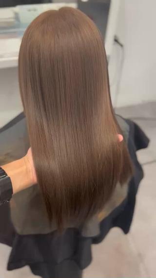 縮毛矯正とカラーで艶髪を