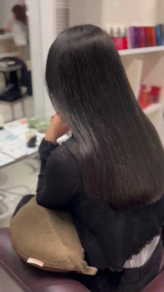 Olive gray
落ち着いた透明感あるカラー
カラーモデル、カットモデル募集中
＋3300円でオージュア4stepトリートメント
カット＋カラー

 