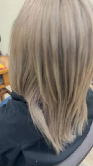 レイヤーカット+ブリーチ+エドルカラー＋髪質改善トリートメント

お色味シルバー系 
