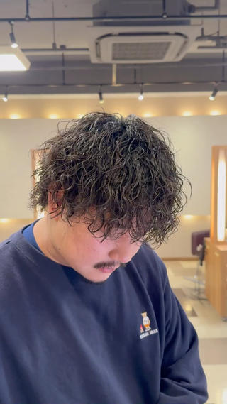 パーマ メンズ 岩内 皓大のヘアスタイル