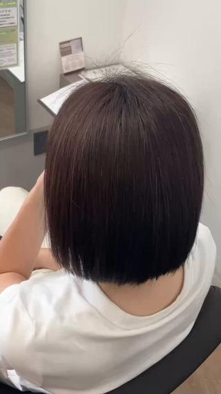 トーン低めの艶カラー 