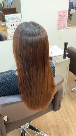 クオラインの縮毛矯正1年リタッチです!!
ちゅるちゅる髪お綺麗です 